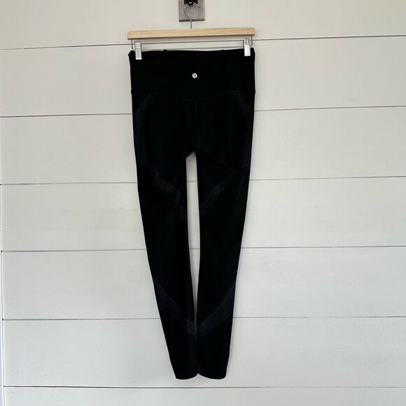 Lululemon Women’s 8 Black Iron Blue Mapped Out High Rise Tight 28” - Picture 5 of 8